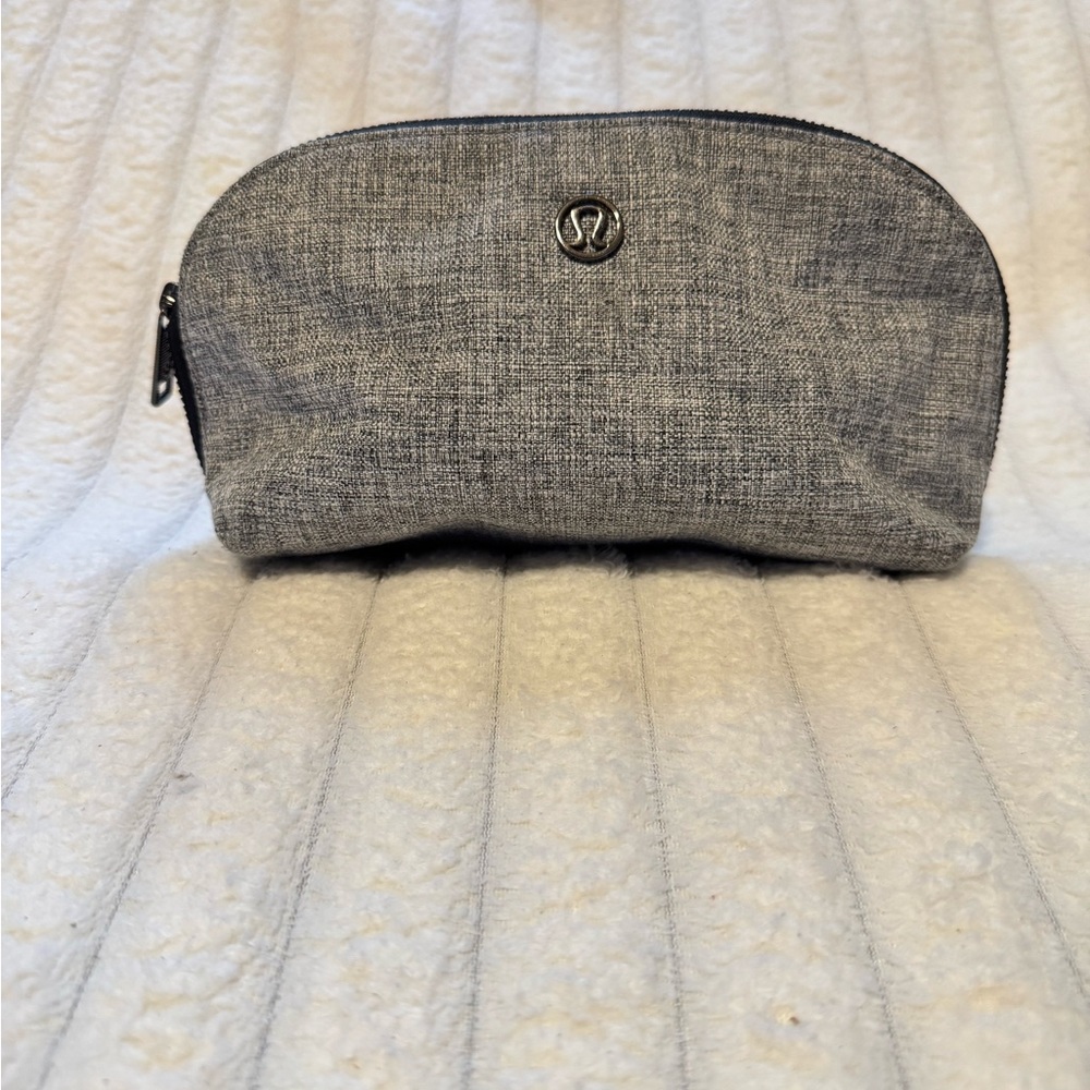lululemon Gray Toiletry Bag with Dome Shape